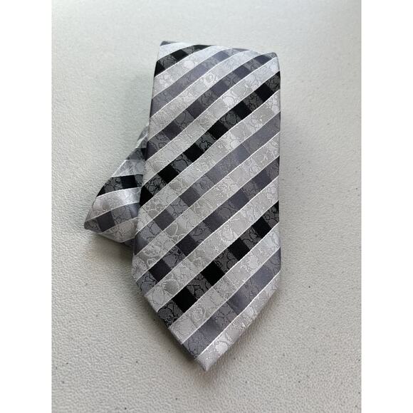 Geoffrey Beene Black, Gray Plaid Pattern Silk Blend Tie Extra long NWOT - Picture 1 of 7